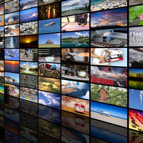 Mur de télévisions couleur
