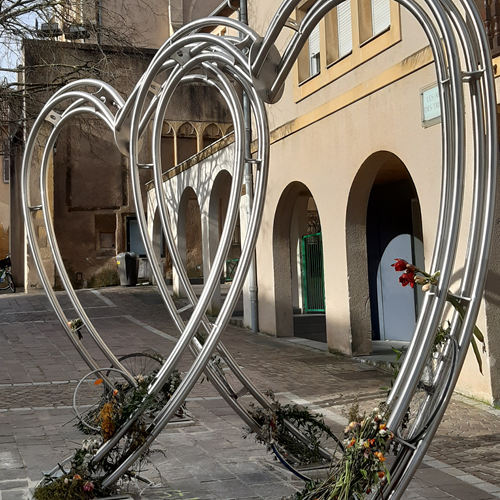 Mémorial Marie et Mathias, Place Jeanne d'Arc, 57000 Metz, victimes des attentats du 13 novembre 2015 au Bataclan