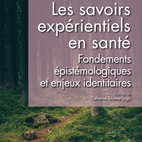 une photographie de foret avec un fond marron sur lequel figure le titre